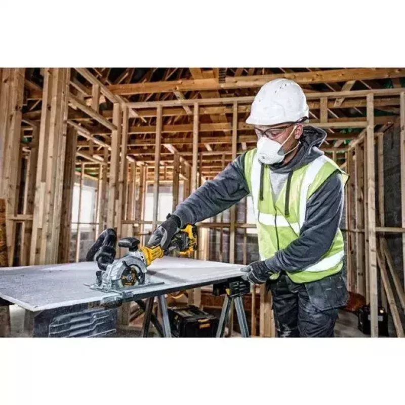 Ripzāģis DeWALT DCS691N-XJ
