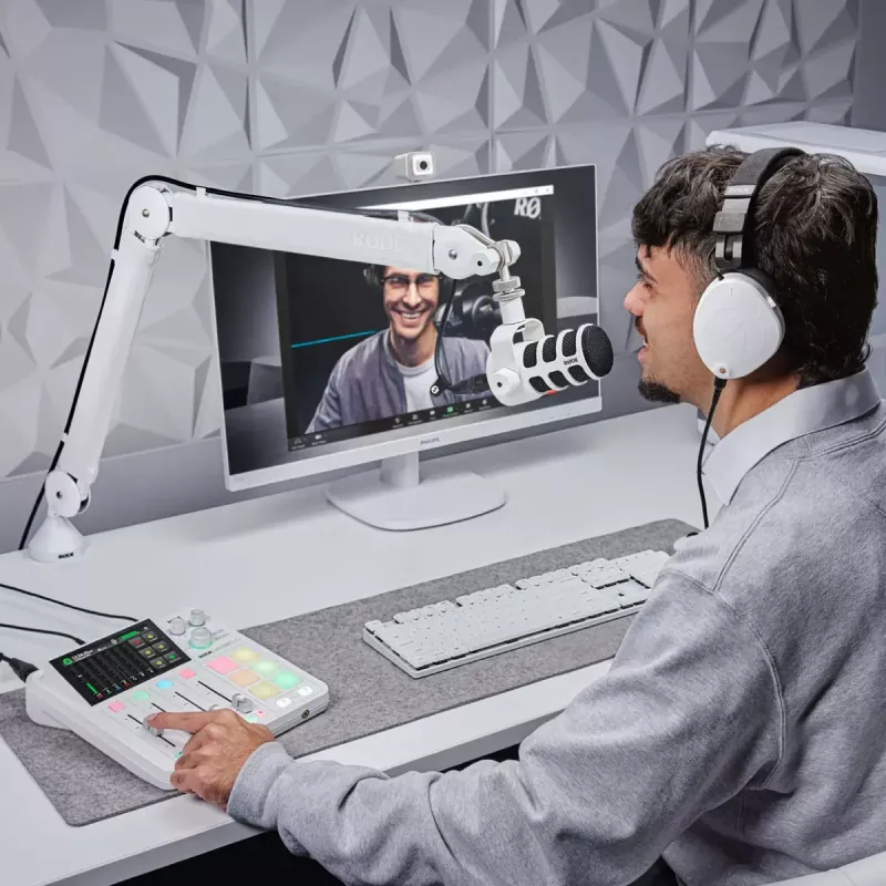 Audio interfeiss Rode RodeCaster Duo balts — 2 kanālu USB podkāstu pults ar mikseri un priekšpastiprinātājiem