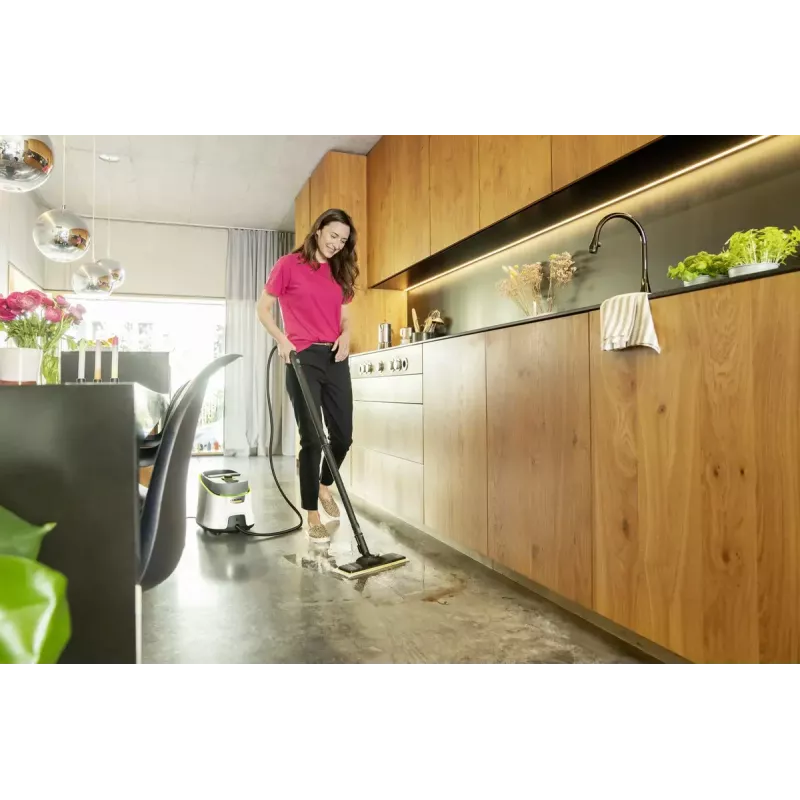 Cilindru tvaika tīrītājs Kärcher SC 4 Deluxe — 1,3 L tilpums, 2200 W, 4 bāru tvaika spiediens
