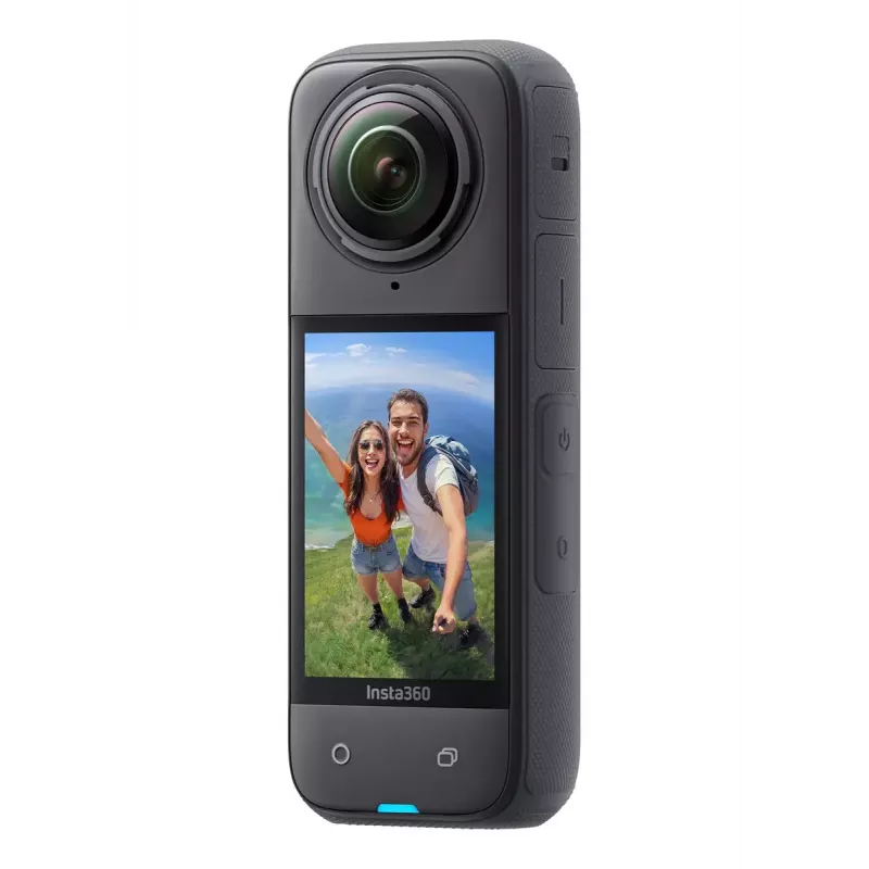 Action kamera Insta360 X4 — 72 MP, 8K (7680×3840) CMOS, 1/2 collu sensors, iebūvēts displejs, Wi‑Fi, 120 kadri/s, MicroSD, 602 g, melna