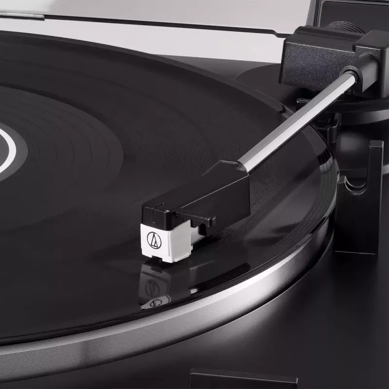 Siksnas piedziņas audio vinila atskaņotājs Audio-Technica AT-LP60X Pilnībā automātisks Melns