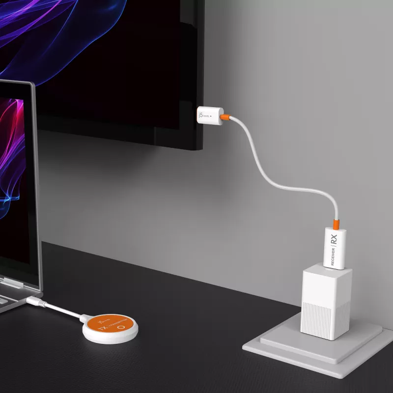 j5create JVAW62 ScreenCast USB-C® bezvadu displeja HDMI™ paplašinātājs, balta un oranža