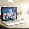 j5create JVAW62 ScreenCast USB-C® bezvadu displeja HDMI™ paplašinātājs, balta un oranža