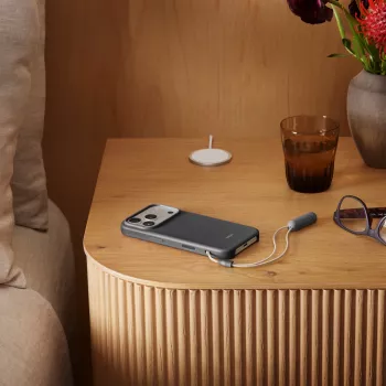 APPLE Beats iPhone 17 Pro - Korpusa statīvs ar MagSafe un kameras vadību - Granīta pelēks
