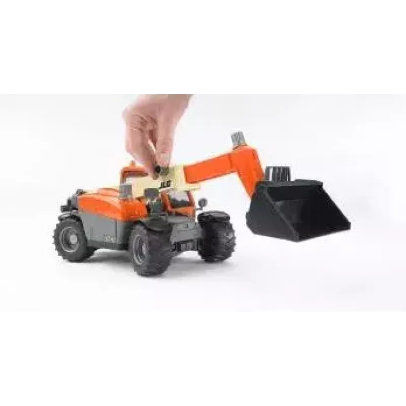 Rotaļu pacēlājs Bruder JLG 2505