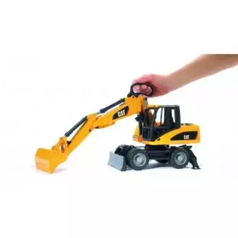 Riteņu ekskavators BRUDER CAT 2445
