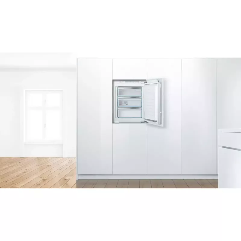 Iebūvējamais saldētavas skapis Bosch Serie 6 GIV11AFE0 — 72 L, skārienvadība, LED displejs, atveramas durvis, 36 dB