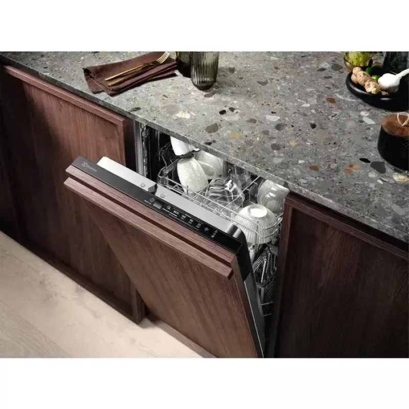Iebūvējamā trauku mazgājamā mašīna Electrolux EEA12100L — 9 trauku komplekti, 49 dB, 45 cm šaura