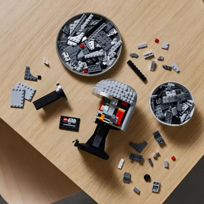 Konstrukciju rotaļlieta LEGO Mandalorietis ķivere 75328 — Zvaigžņu karu displeja modelis, kolekcionējams būvkomplekts, 584 gab., vecumam 18+