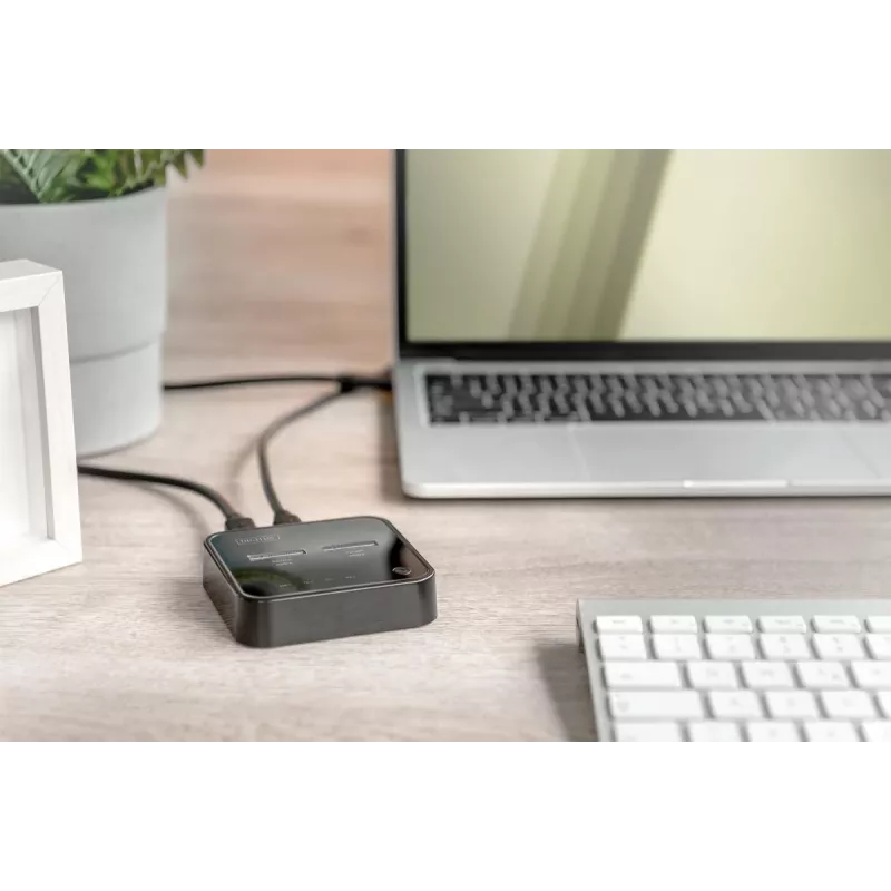 Digitus Dual M.2 NVMe SSD dokstacija ar USB-C un bezsaistes klonēšanas funkciju