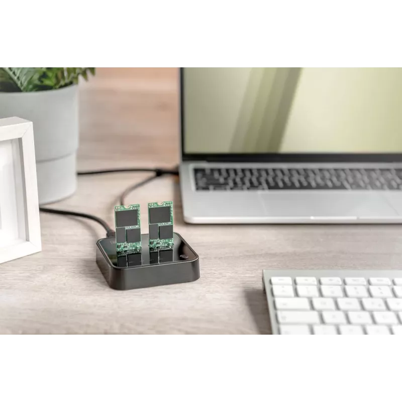 Digitus Dual M.2 NVMe SSD dokstacija ar USB-C un bezsaistes klonēšanas funkciju