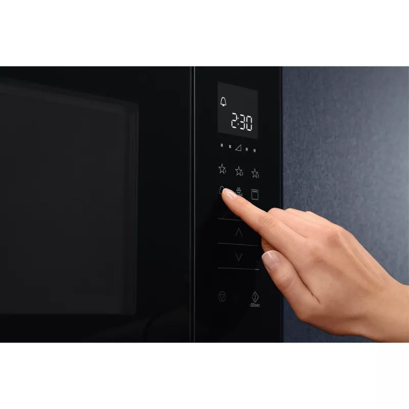 Iebūvējama solo mikroviļņu krāsns Electrolux LMS2203EMK, 700 W, 5 jaudas līmeņi, 24,5 cm rotējošais šķīvis, LED displejs, nerūsējošā tērauda iekšpuse, melna
