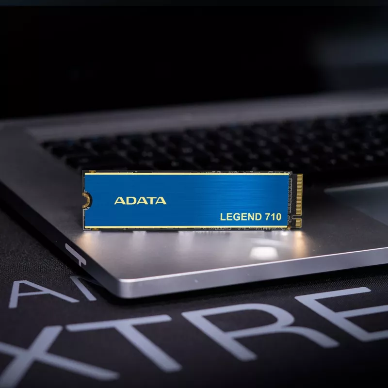 SSD M.2 ADATA LEGEND 710 256 GB — PCIe 3.0 NVMe, lasīšanas ātrums 2100 MB/s, rakstīšanas ātrums 1000 MB/s