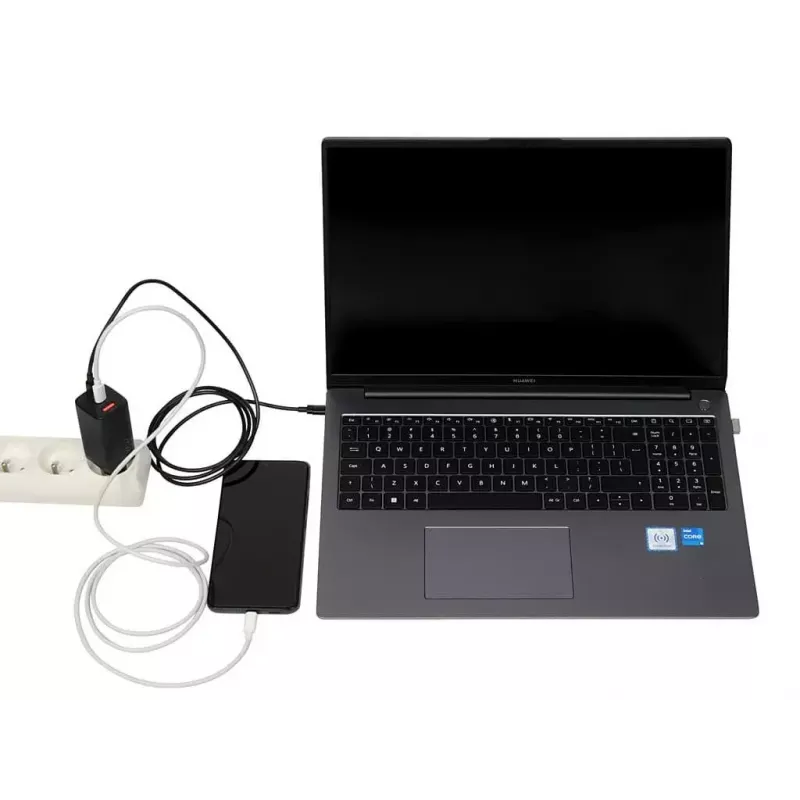 Maiņstrāvas mobilo ierīču lādētājs IBOX ILUC65B — 65 W, 3x USB (2x USB‑A Gen1, 1x USB‑C), melns, 100–240 V