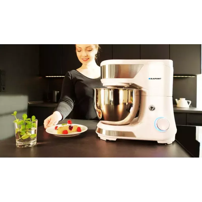 Statīva mikseris BLAUPUNKT SMM501 — 5 L nerūsējošā tērauda bļoda, 1000 W, noliecams galvas mehānisms, rotējoša vadība, balts
