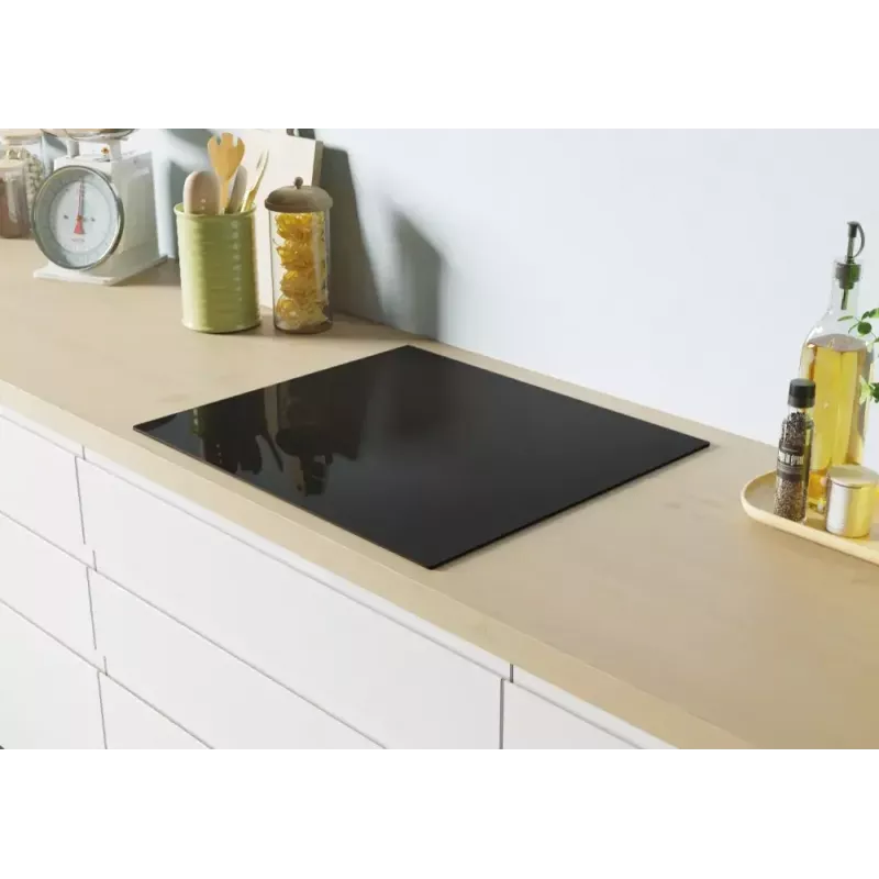 Candy CTP6SC4/E1 Melna iebūvējama 59 cm zonas indukcijas plīts ar 4 zonām un iebūvētu tvaika nosūcēju