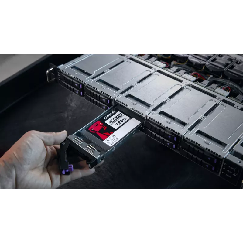 SSD disks Kingston Technology 7680G 7.68TB 2.5 collas SATA SEDC600M/7680G