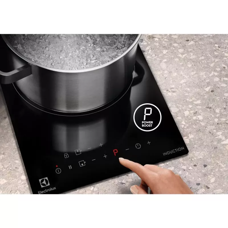 Indukcijas plīts virsma Electrolux LIT30230C — 2 zonu iebūvējama, 29 cm plata, melna, skārienjutīga vadība, 210/145 mm zonas