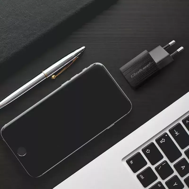 QOLTEC 50764 iekštelpu maiņstrāvas ātrais lādētājs USB-C 35W PD 3.0 + USB-A, 5–20V, C tipa eirokontakts