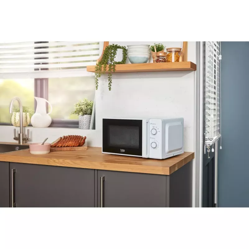 Mikroviļņu krāsns BEKO MOC20100WFB — 700 W, 20 L, 245 mm grozāmais šķīvis, balta