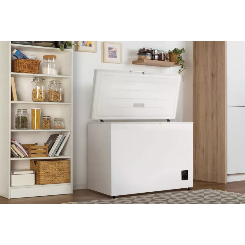 Lādes saldētava Gorenje FH30EAW — 297 L lietderīgā tilpība, energoefektivitātes klase E, brīvstāvoša, ar displeju, balta