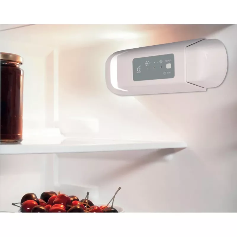 Whirlpool WBUF011 kombinētais ledusskapis ievietojams zem darba virsmas 126 L