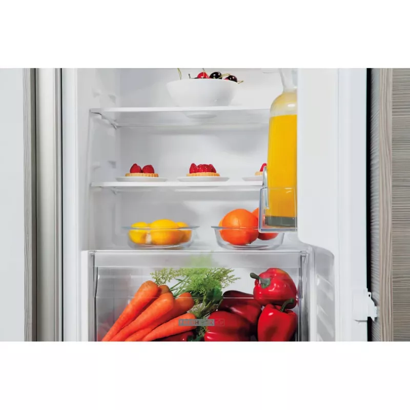 Whirlpool ARG 7342 kombinētais ledusskapis Iebūvējams 189 L Balts