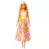 Barbie A Touch of Magic karaliskā lelle ar koši izceltiem matiem, svārkiem ar tauriņu apdruku un aksesuāriem