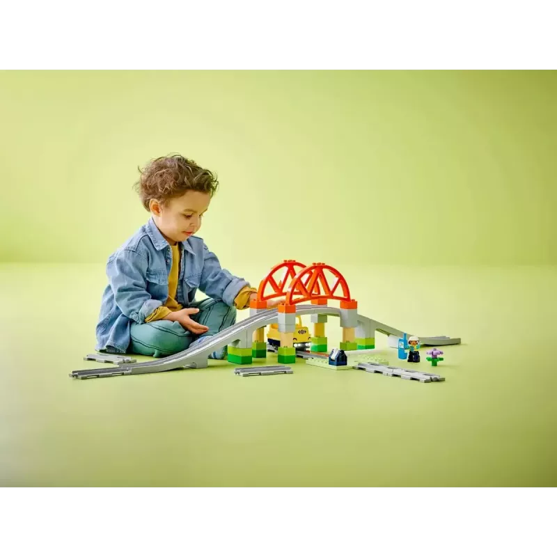 LEGO DUPLO Dzelzceļa tilta un sliežu paplašināšanas komplekts 10426 – DUPLO dzelzceļa tilts un līkumotas sliedes maziem bērniem
