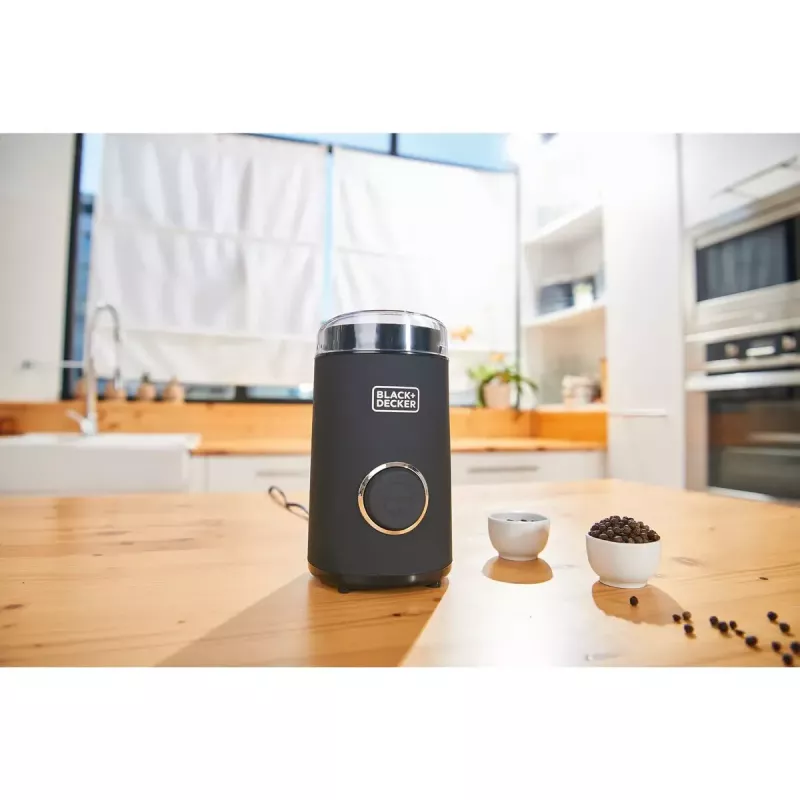 Kafijas dzirnaviņas Melns & Decker BXCG150E — 150 W, 50 g ietilpība, nerūsējošā tērauda asmeņi, pogu vadība