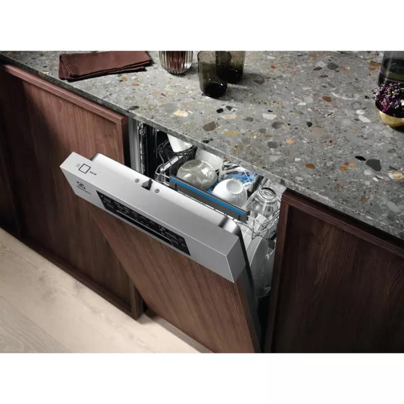 Iebūvējamā trauku mazgājamā mašīna Electrolux EES42210IX 45 cm, 9 komplekti, 44 dB, AirDry, 8 programmas