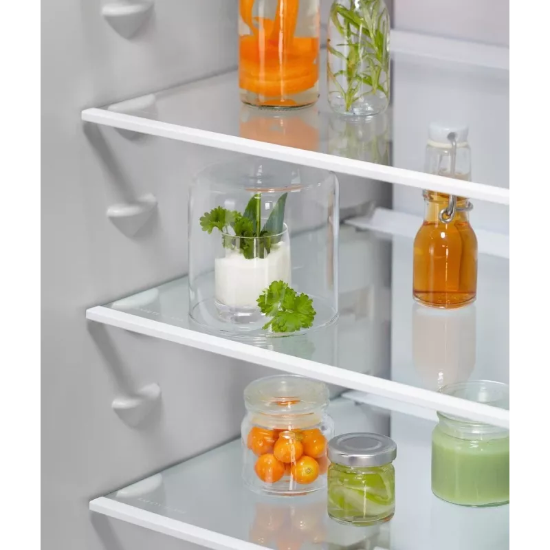Iebūvējamais ledusskapis Electrolux LNT6NE18S — 257 L, skārienvadība, apakšējā saldētava, No Frost, balts