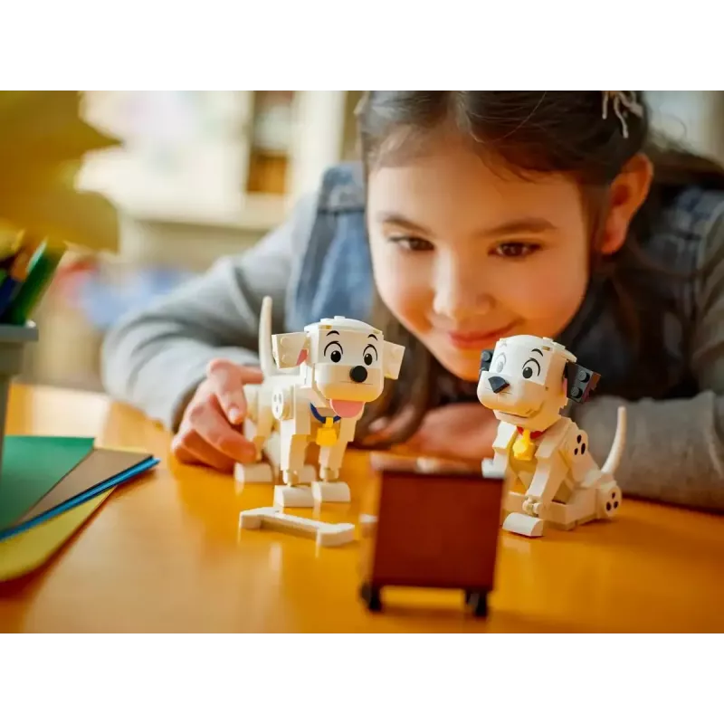 Konstruktors LEGO Disney Classic Puppies Lucky and Penny komplekts 43271, 268 detaļas, augstums 90 mm, vecumam 6+