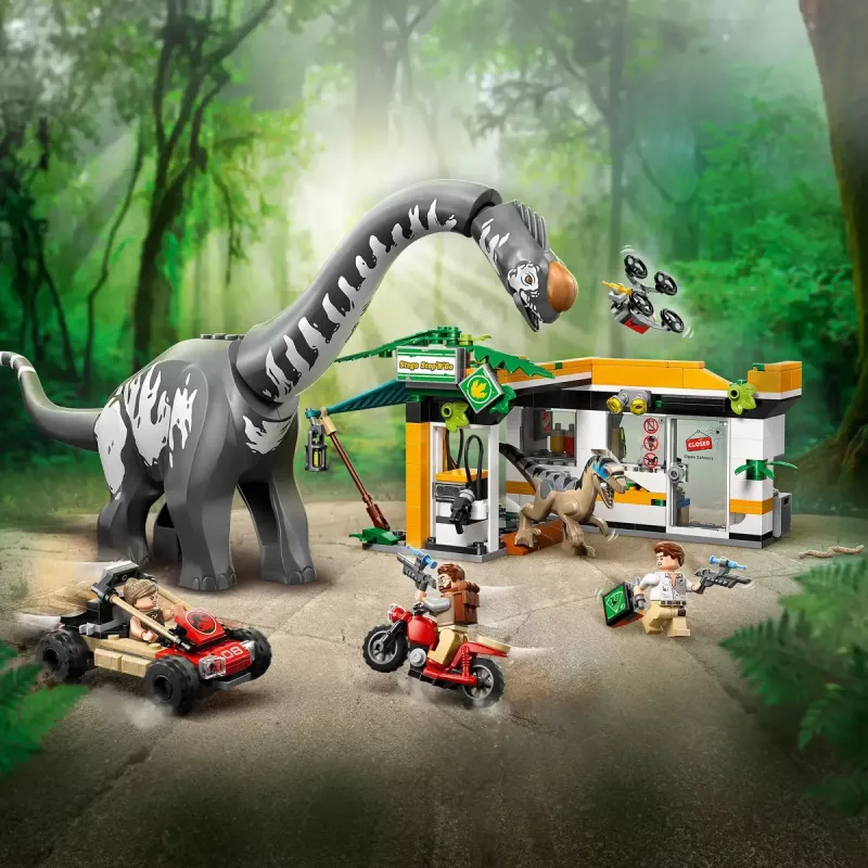LEGO Jurassic World komplekts 76973 — Raptors un titanozaurs ar 3 figūrām, 582 detaļām, vecumam 7+