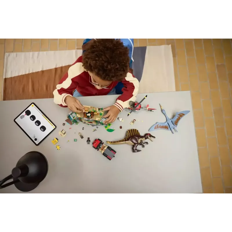 LEGO Jurassic World Air Mission ar Quetzalcoatlus un Spinosaurus 76976 — 984 gab., 4 minifigūras, vecumam 8+
