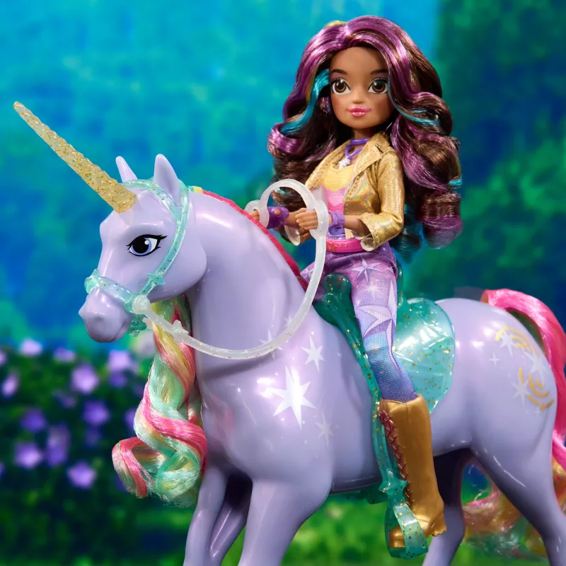 Spin Master Unicorn Academy Wildstar vienradža figūriņa 11 collas ar caurspīdīgiem segliem un iemauktiem, daudzkrāsaina, plastmasa, no 4 gadu vecuma