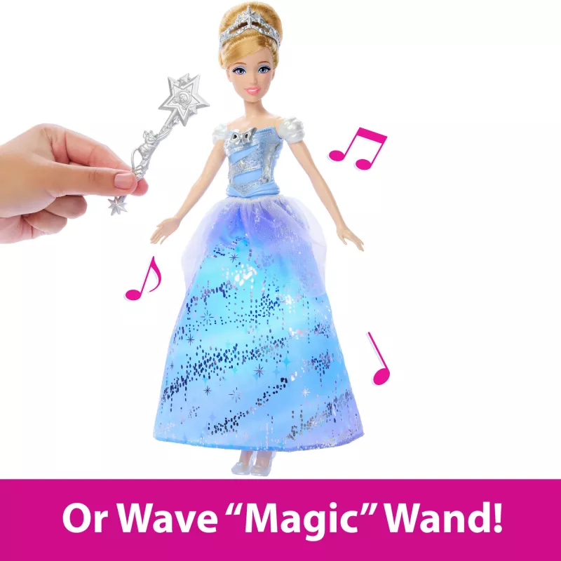 Disney Princess Enchanted Ballgown Cinderella modes lelle ar gaismas un skaņas efektiem, iedvesmota no filmas