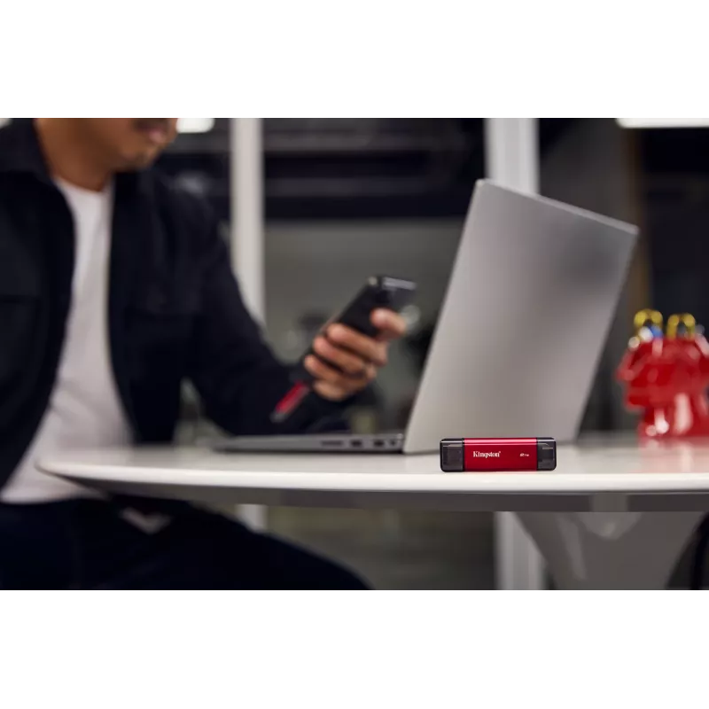 Ārējais SSD Kingston 2 TB Dual USB-A/USB-C, USB 3.2 Gen 2, lasīšanas ātrums 1050 MB/s, rakstīšanas ātrums 950 MB/s, melns/sarkans