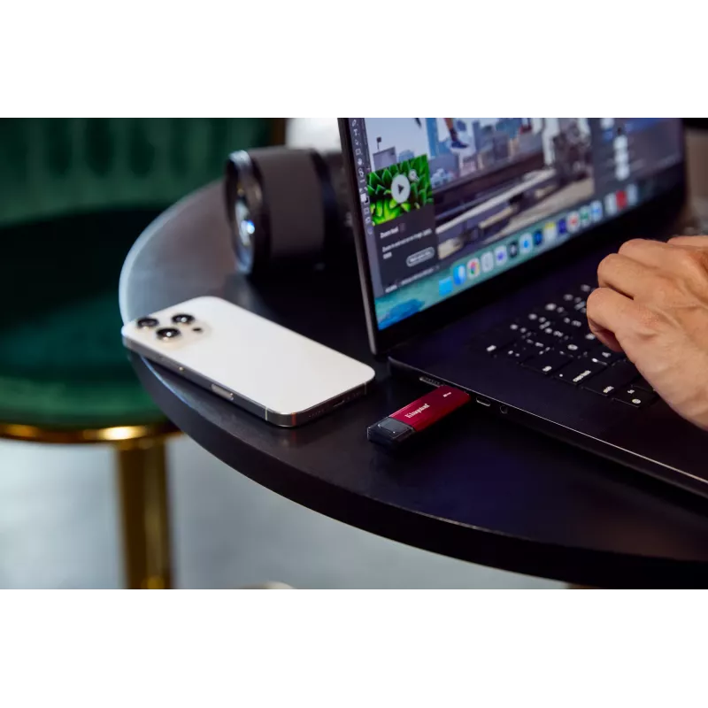 Ārējais SSD Kingston 2 TB Dual USB-A/USB-C, USB 3.2 Gen 2, lasīšanas ātrums 1050 MB/s, rakstīšanas ātrums 950 MB/s, melns/sarkans