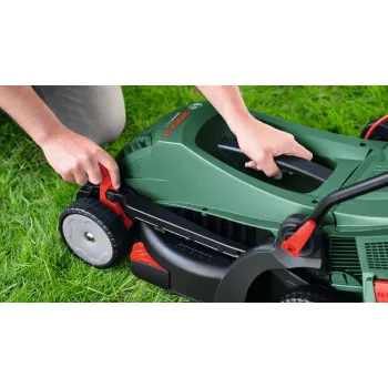 Elektriskais zāles pļāvējs Bosch UniversalRotak 34-405, 1300 W, 34 cm pļaušanas platums