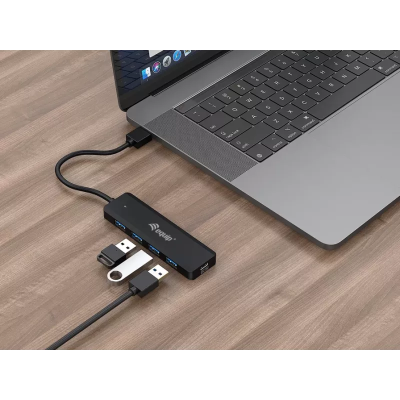 4-Portu USB 3.2 Gen 1 centrālmezgls Equip ar USB-C adapteri, melns, 5000 Mbit/s
