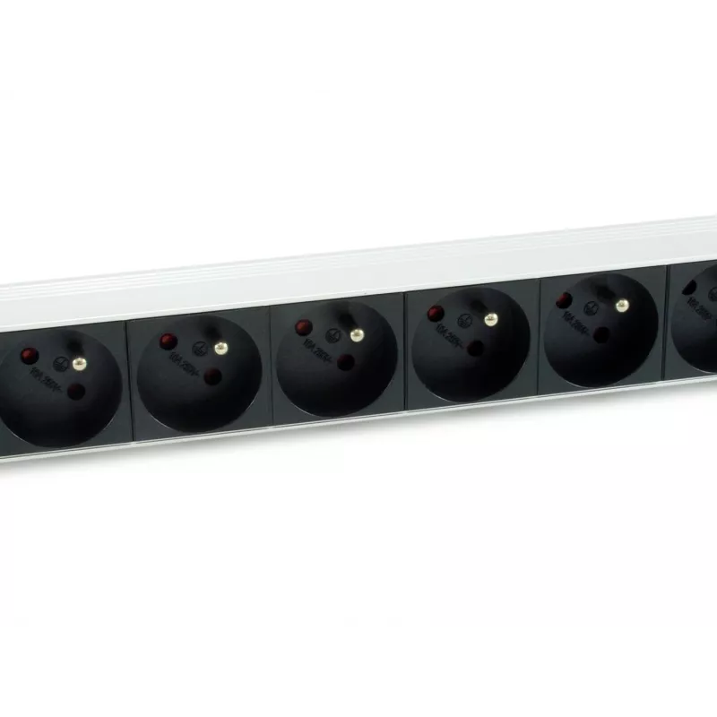 Equip 333313 strāvas sadales bloks (PDU) 8 maiņstrāvas rozetes 1U melna, sudraba