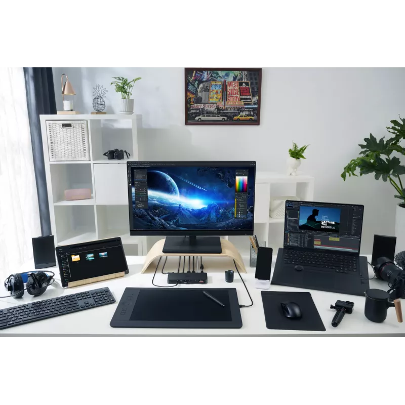 Docking stacija ASUS DC500 Thunderbolt 4 Triple 4K, 150W PD, 3 displeji, 2x HDMI 2.1, 2x USB‑A, 2x USB2.0, RJ‑45, MicroSD