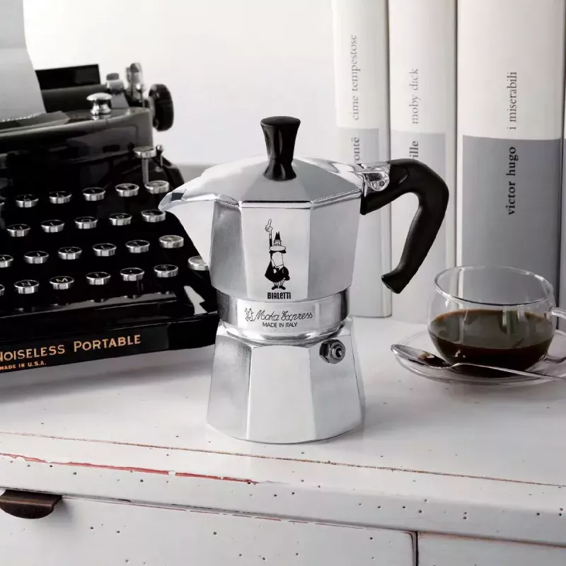 Moka kafijas kanniņa BIALETTI Moka Express 0,2 l alumīnija melna — 3 krūzītes (200 ml), nav piemērota indukcijai