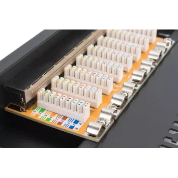 DIGITUS Patch panel CAT6 8-portu ekranēts melns 10 collu