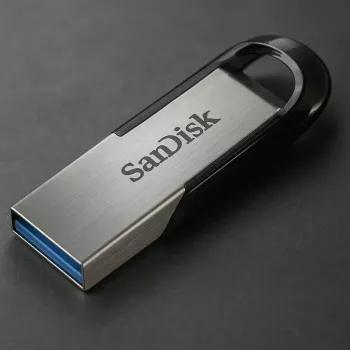 WESTERN DIGITAL SanDisk Ultra Flair - 16GB USB zibatmiņa - USB 3.0 - Melns/Sudrabs