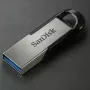WESTERN DIGITAL SanDisk Ultra Flair - 16GB USB zibatmiņa - USB 3.0 - Melns/Sudrabs