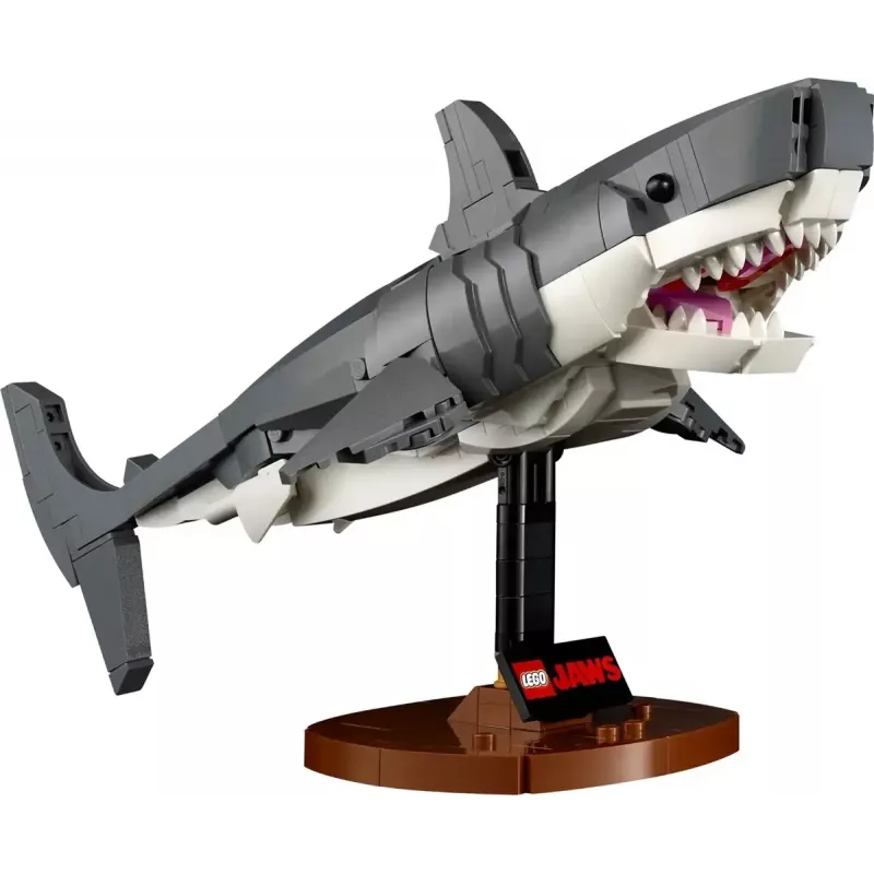 Konstruktors LEGO Ideas 21350 Jaws komplekts — 1497 detaļas, 3 minifigūras, laiva un ikoniskā haizivs, ieteicamais vecums 18+