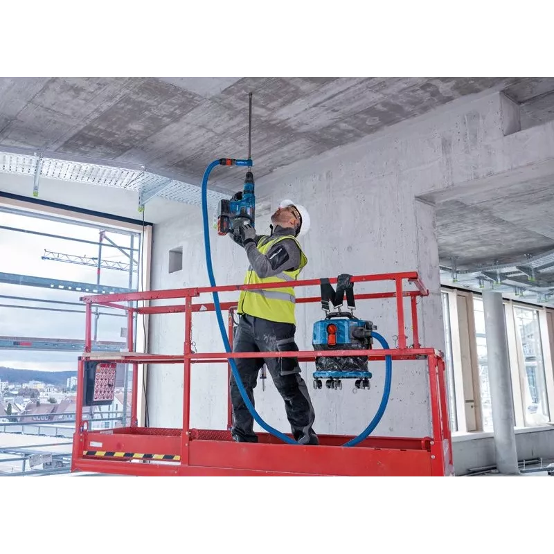 Bosch GAS 18V-12 MC Professional 12 l cilindra putekļsūcējs sausai un mitrai tīrīšanai, komplekts