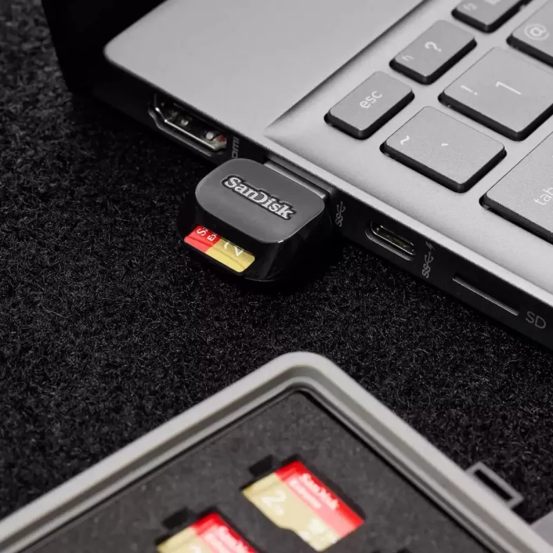 Karšu lasītājs SanDisk 1 gab. USB 3.2 Gen 1 SDDR-B731-GN6NN